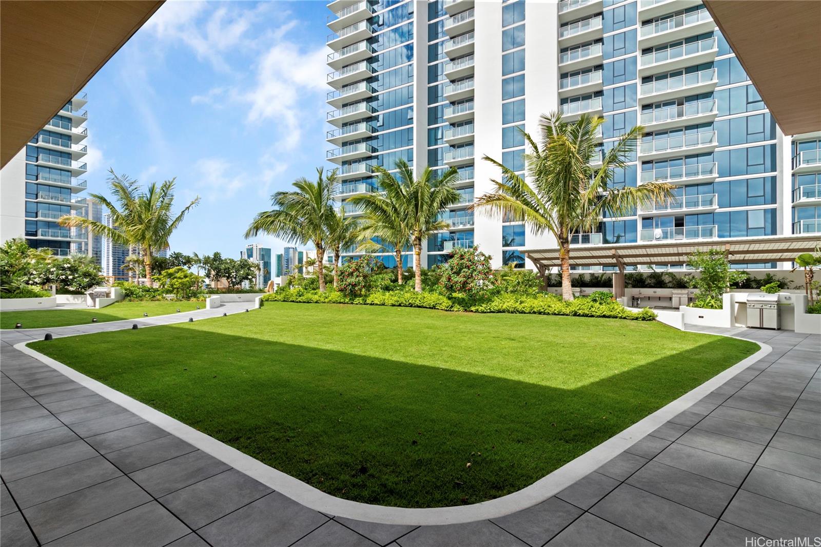 The Park on Keeaumoku condo # 2402, Honolulu, Hawaii - photo 21 of 25