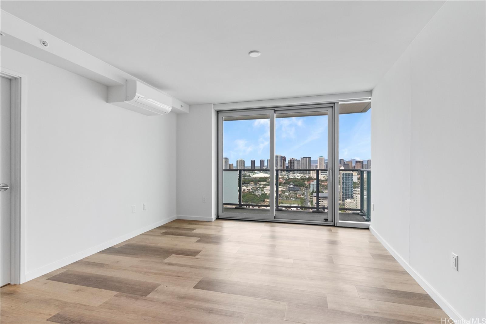 The Park on Keeaumoku condo # 2402, Honolulu, Hawaii - photo 6 of 25