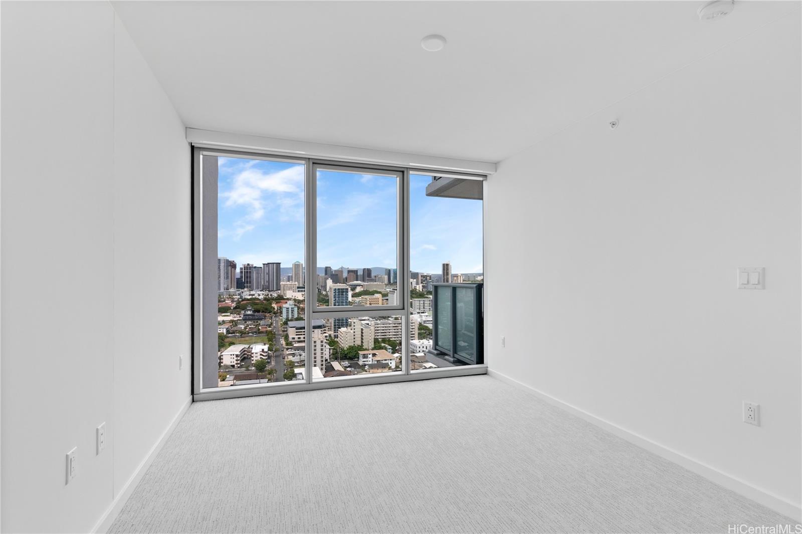 The Park on Keeaumoku condo # 2402, Honolulu, Hawaii - photo 8 of 25