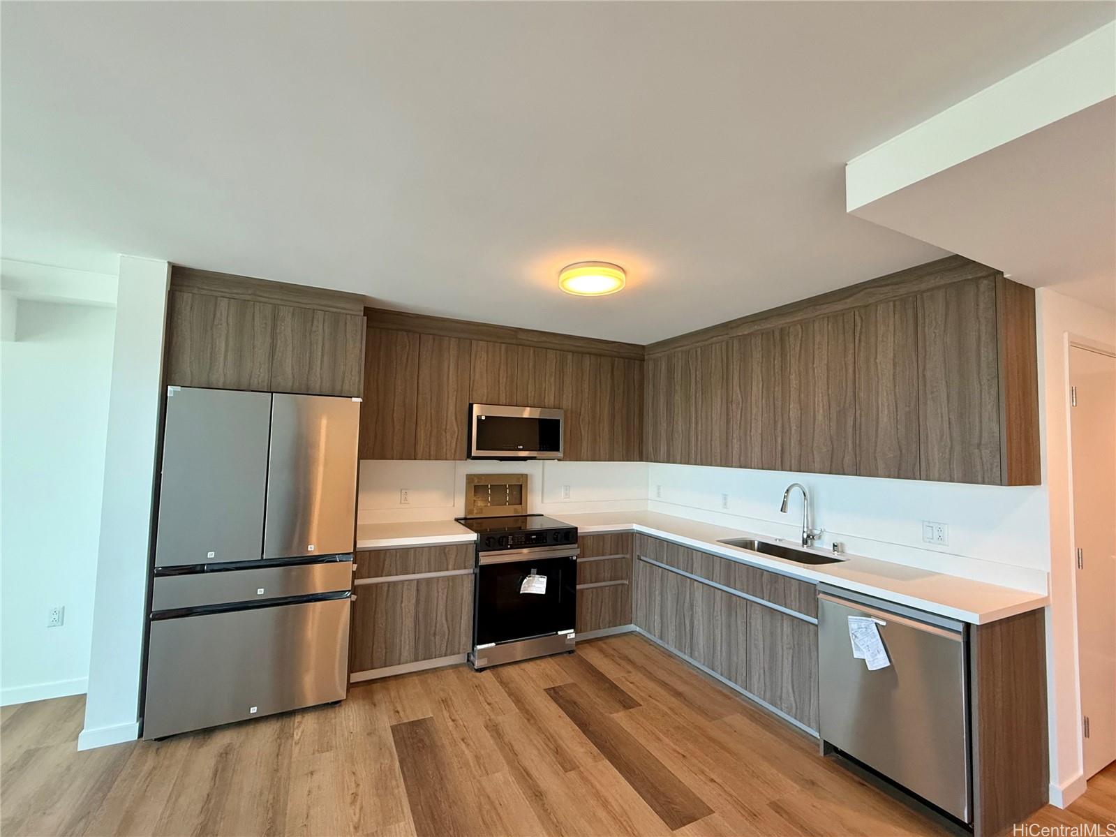 1515 Liona Street Honolulu - Rental - photo 4 of 21