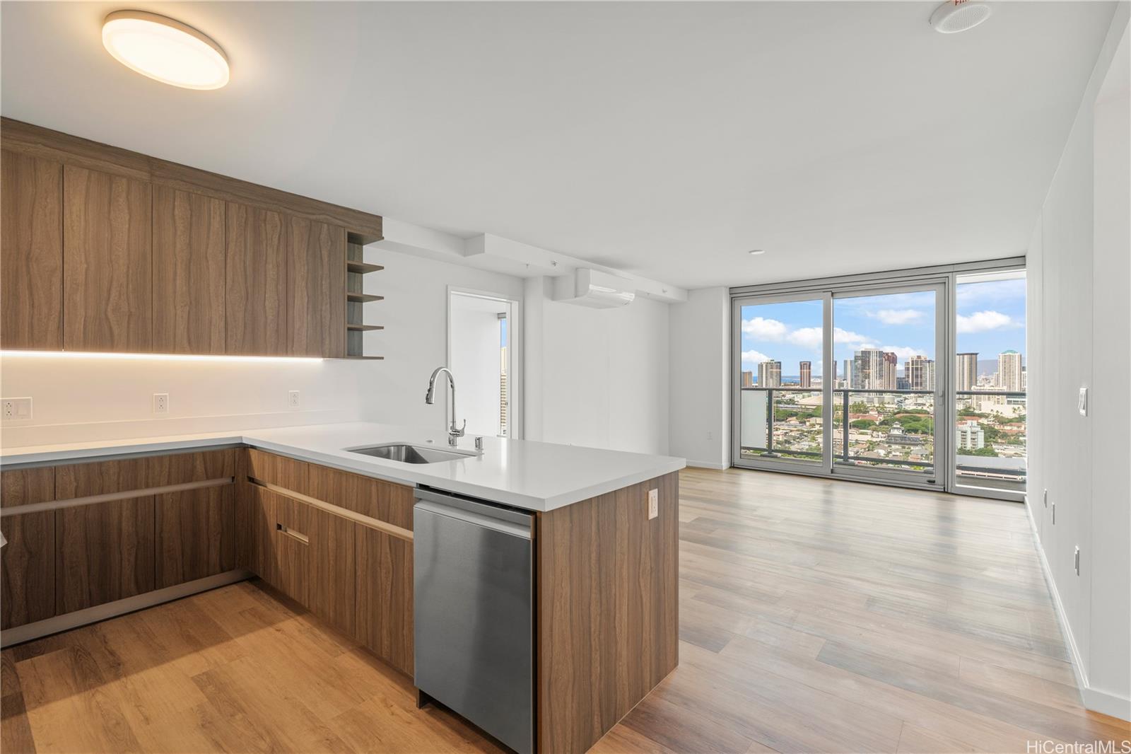 The Park on Keeaumoku condo # 2616, Honolulu, Hawaii - photo 4 of 23