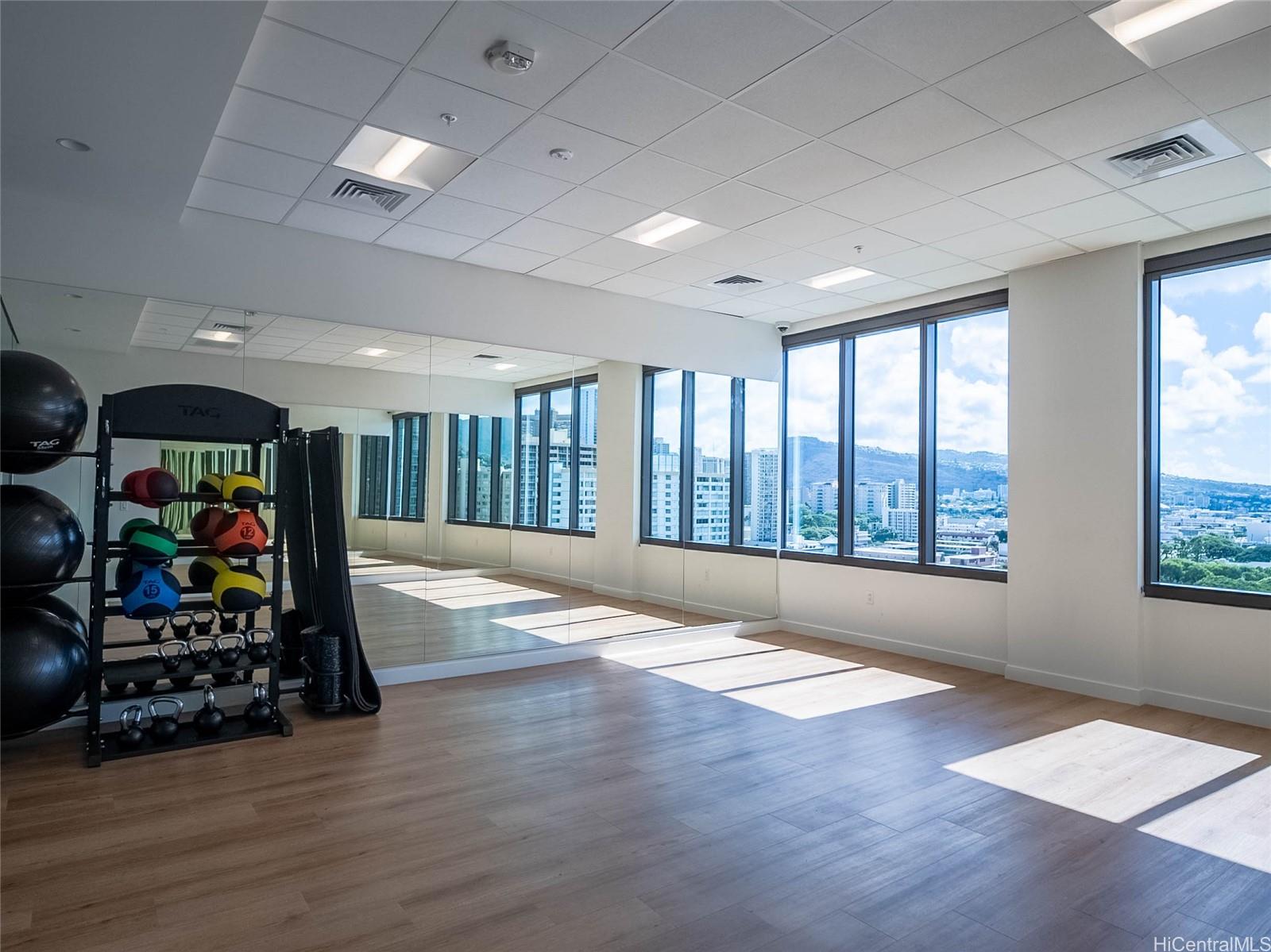 The Park on Keeaumoku condo # 2718, Honolulu, Hawaii - photo 20 of 25