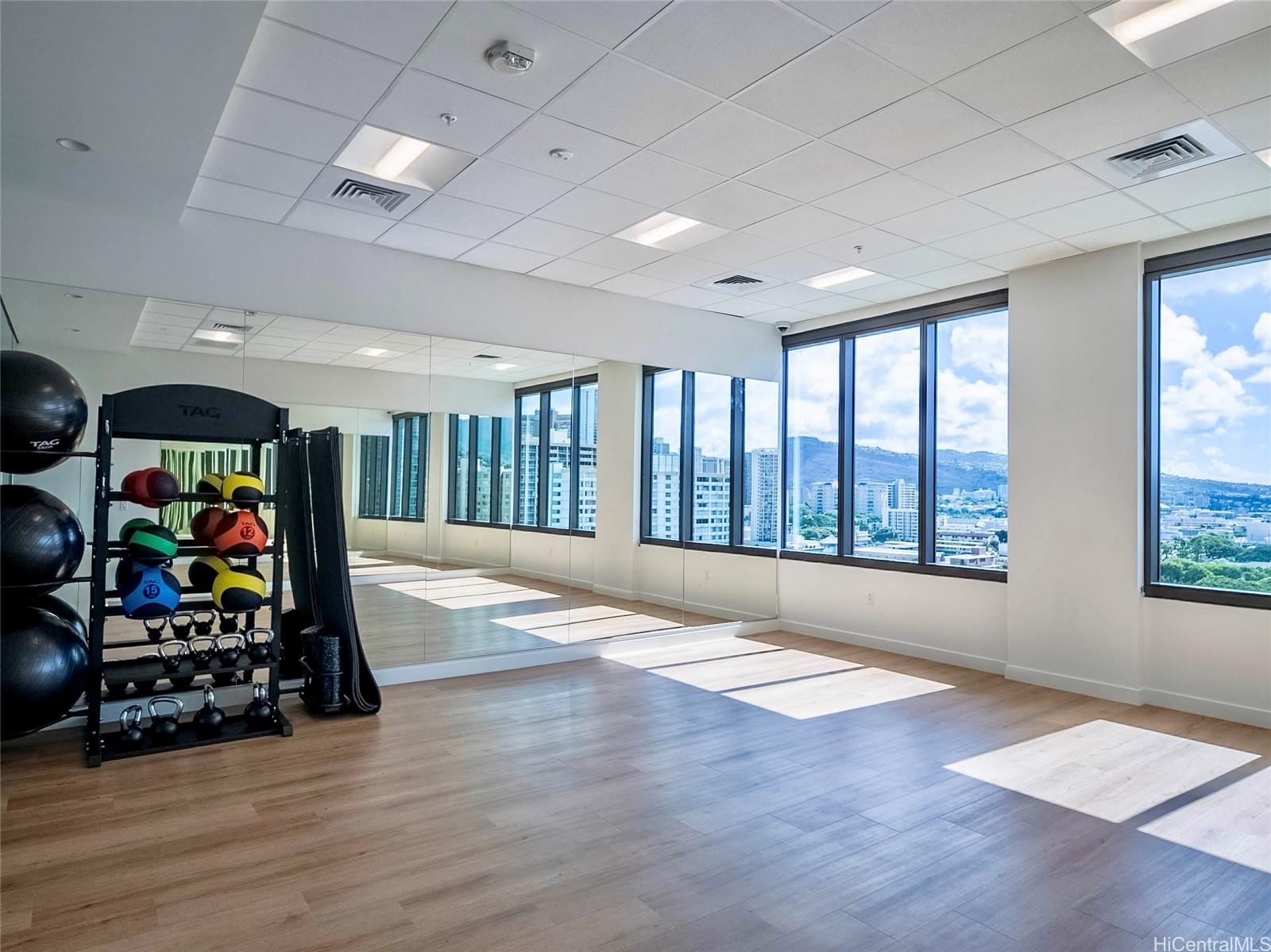 The Park on Keeaumoku condo # 2718, Honolulu, Hawaii - photo 16 of 25