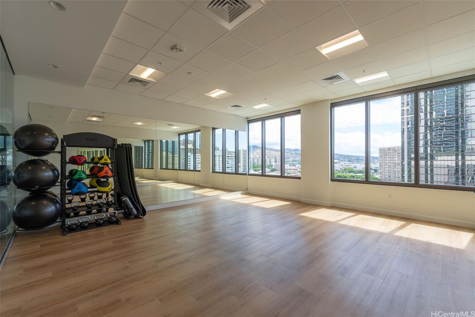 The Park on Keeaumoku condo # 3014, Honolulu, Hawaii - photo 21 of 25