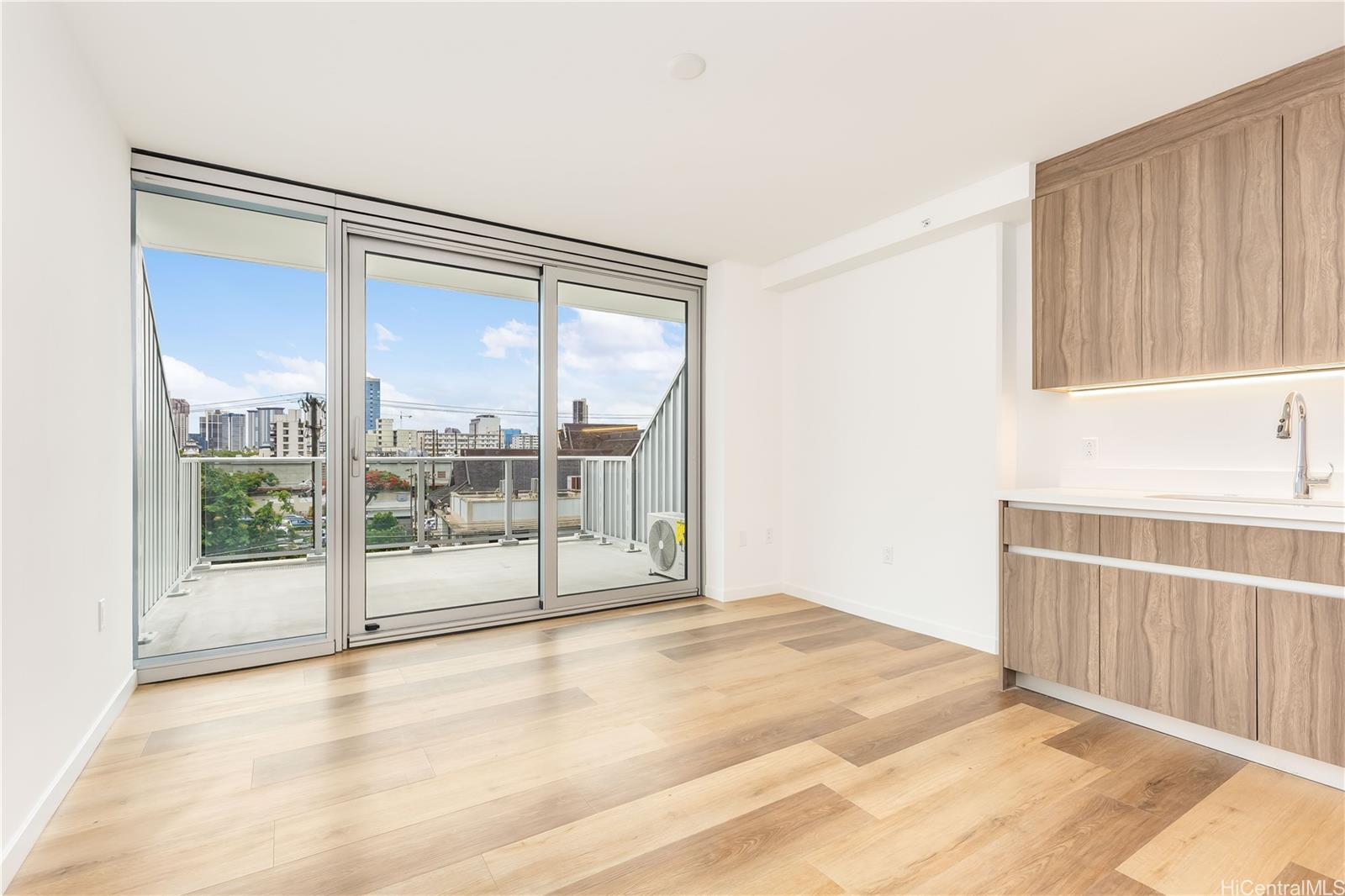 1515 Liona Street Honolulu - Rental - photo 4 of 24