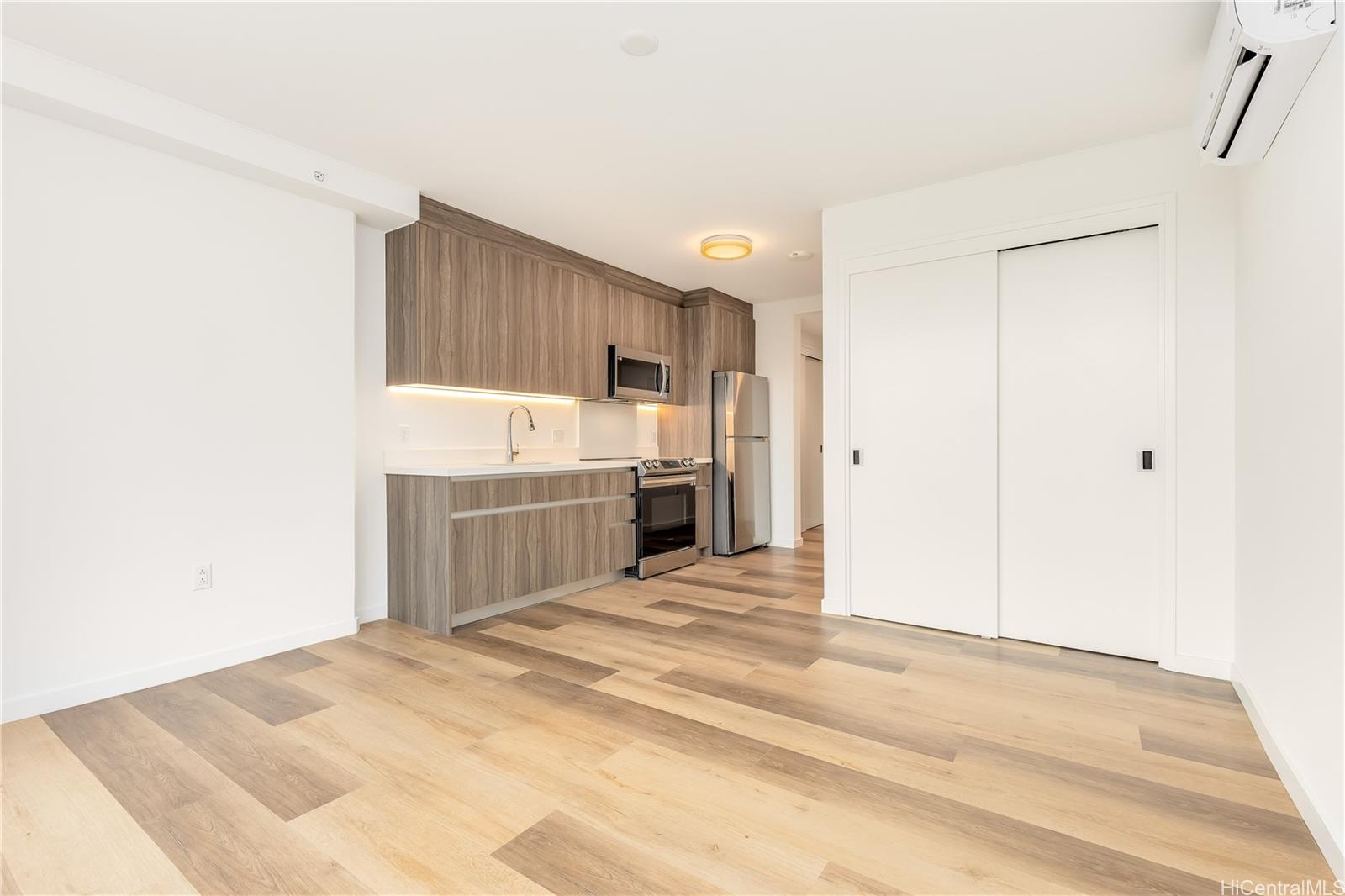 1515 Liona Street Honolulu - Rental - photo 6 of 24