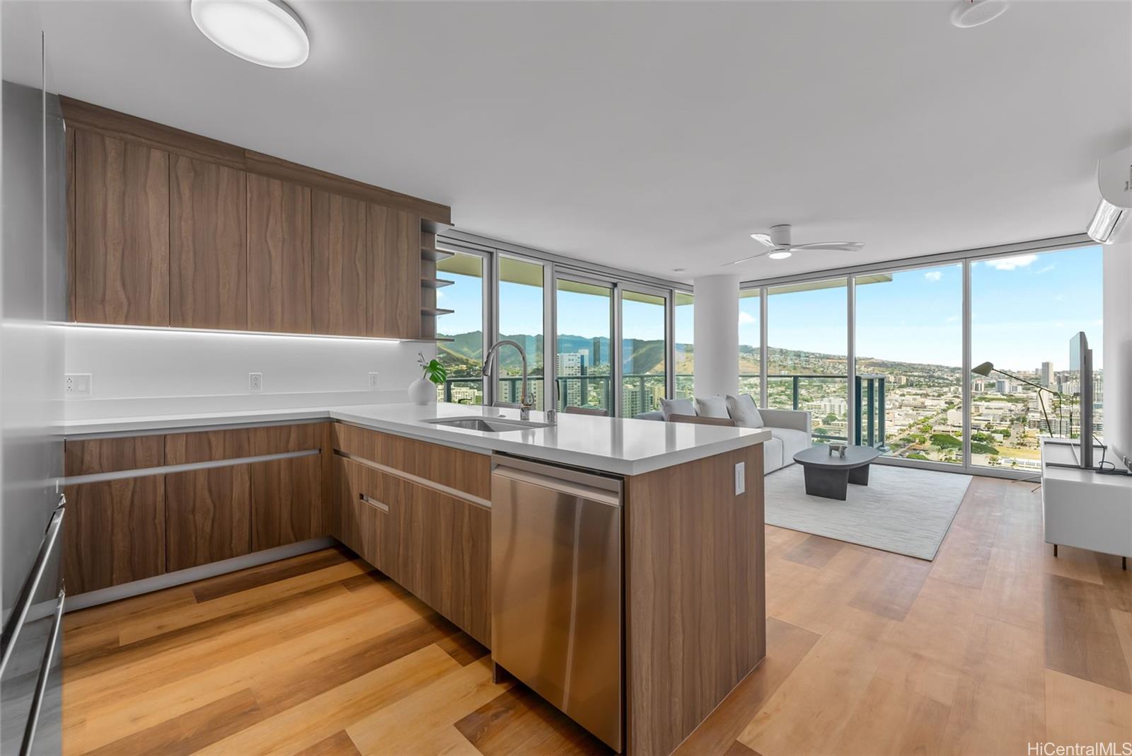 The Park on Keeaumoku condo # 3119, Honolulu, Hawaii - photo 3 of 25