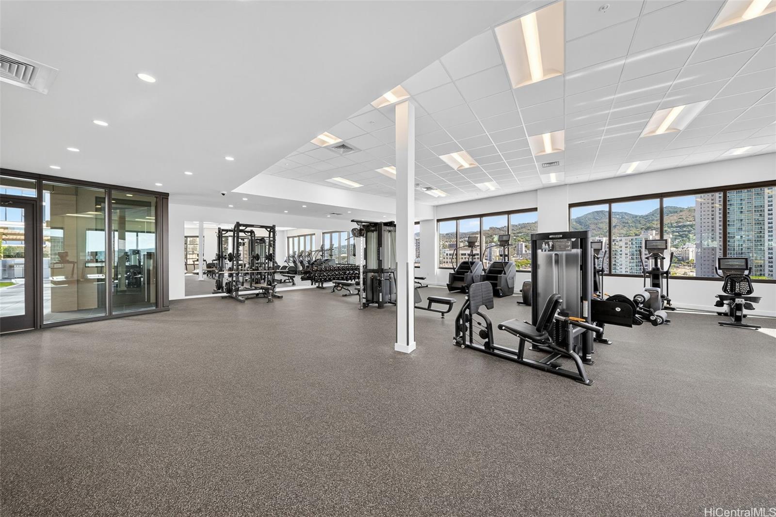 The Park on Keeaumoku condo # 3400, Honolulu, Hawaii - photo 22 of 25