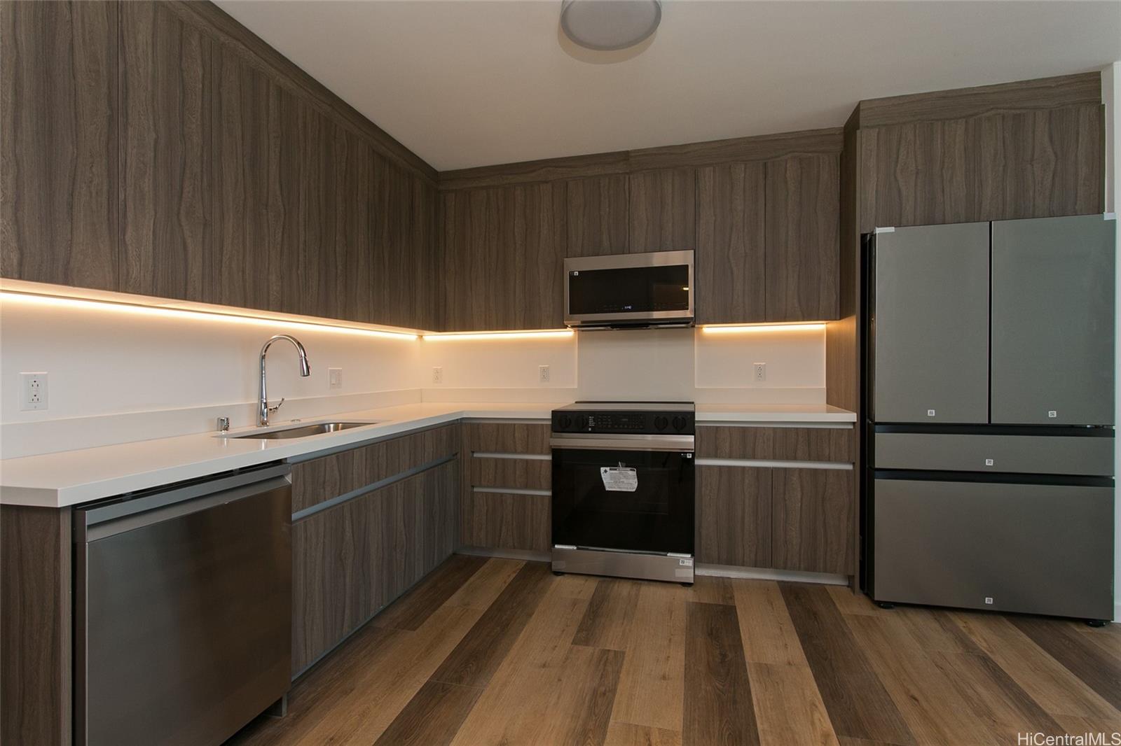 1515 Liona Street Honolulu - Rental - photo 4 of 25