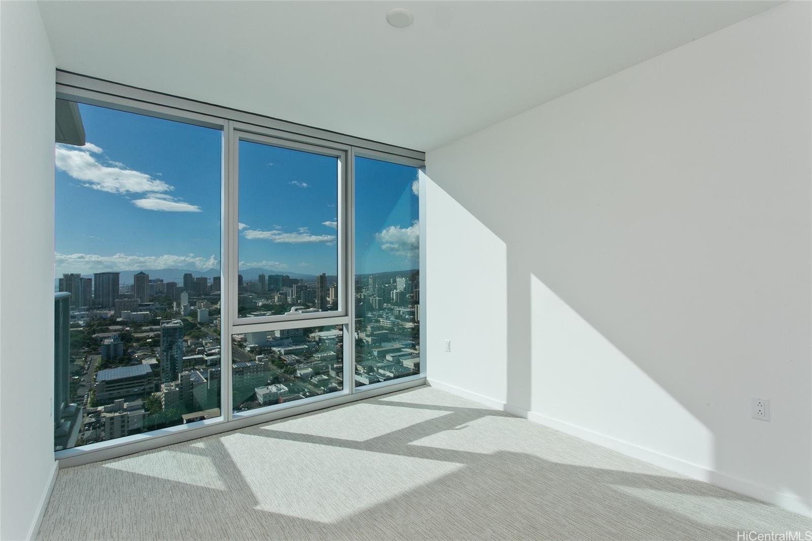 1515 Liona Street Honolulu - Rental - photo 5 of 23