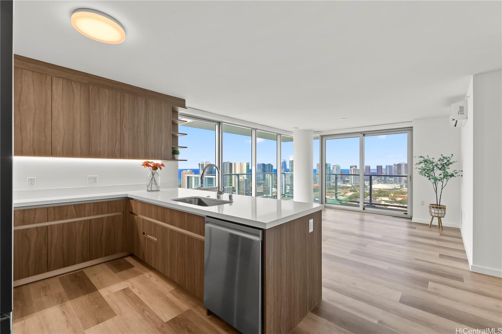 The Park on Keeaumoku condo # 3700, Honolulu, Hawaii - photo 2 of 25