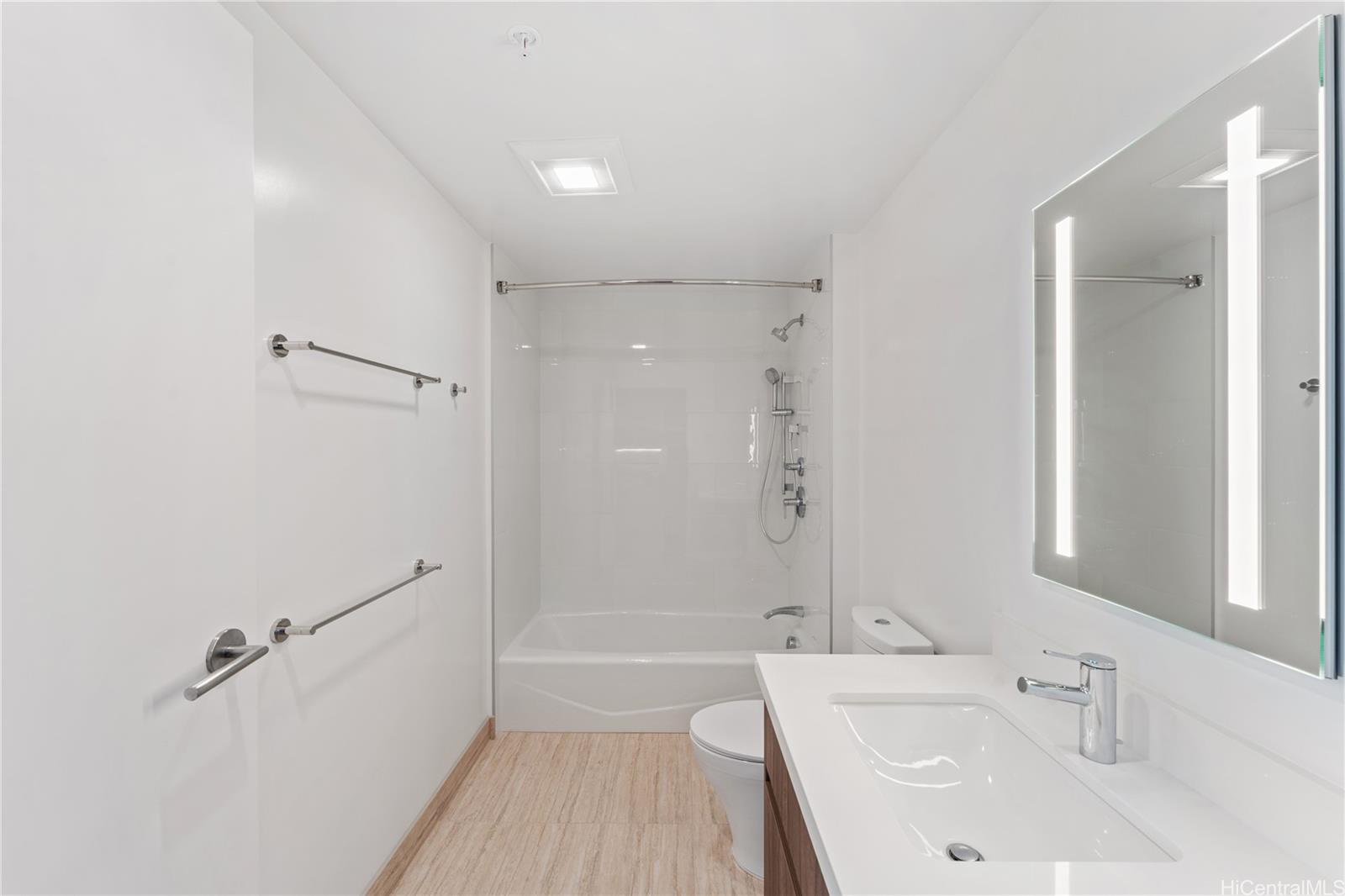 The Park on Keeaumoku condo # 3703, Honolulu, Hawaii - photo 13 of 25