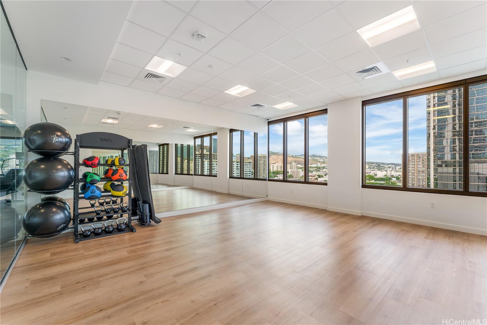 The Park on Keeaumoku condo # 3703, Honolulu, Hawaii - photo 15 of 25