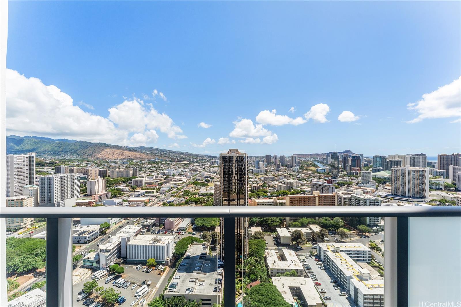 The Park on Keeaumoku condo # 3703, Honolulu, Hawaii - photo 3 of 25