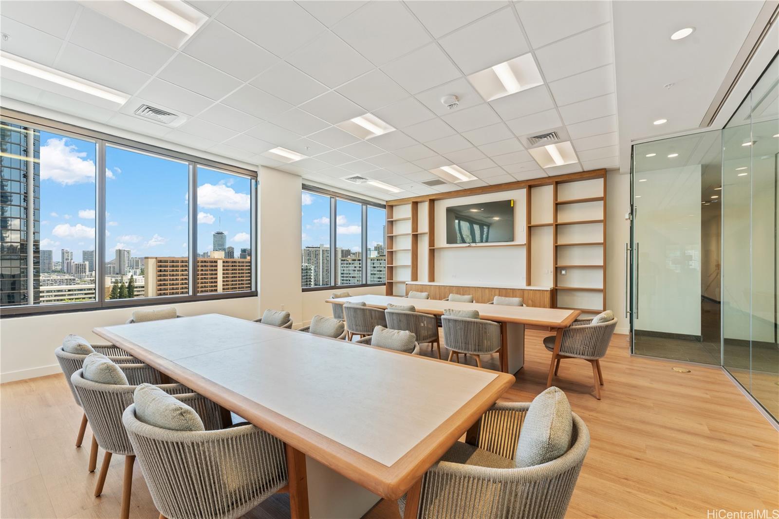 The Park on Keeaumoku condo # 3703, Honolulu, Hawaii - photo 22 of 25