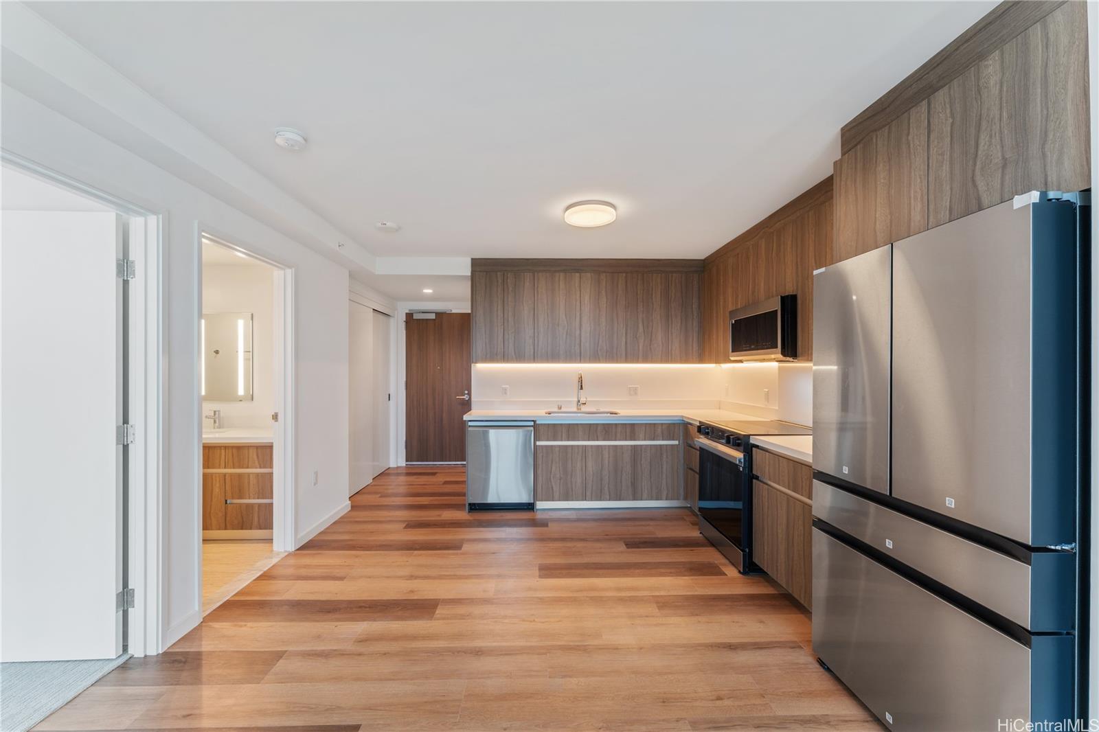 The Park on Keeaumoku condo # 3703, Honolulu, Hawaii - photo 4 of 25