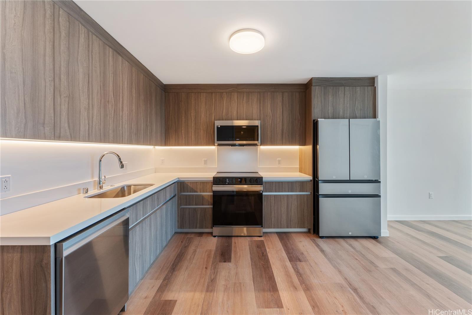 The Park on Keeaumoku condo # 3703, Honolulu, Hawaii - photo 5 of 25