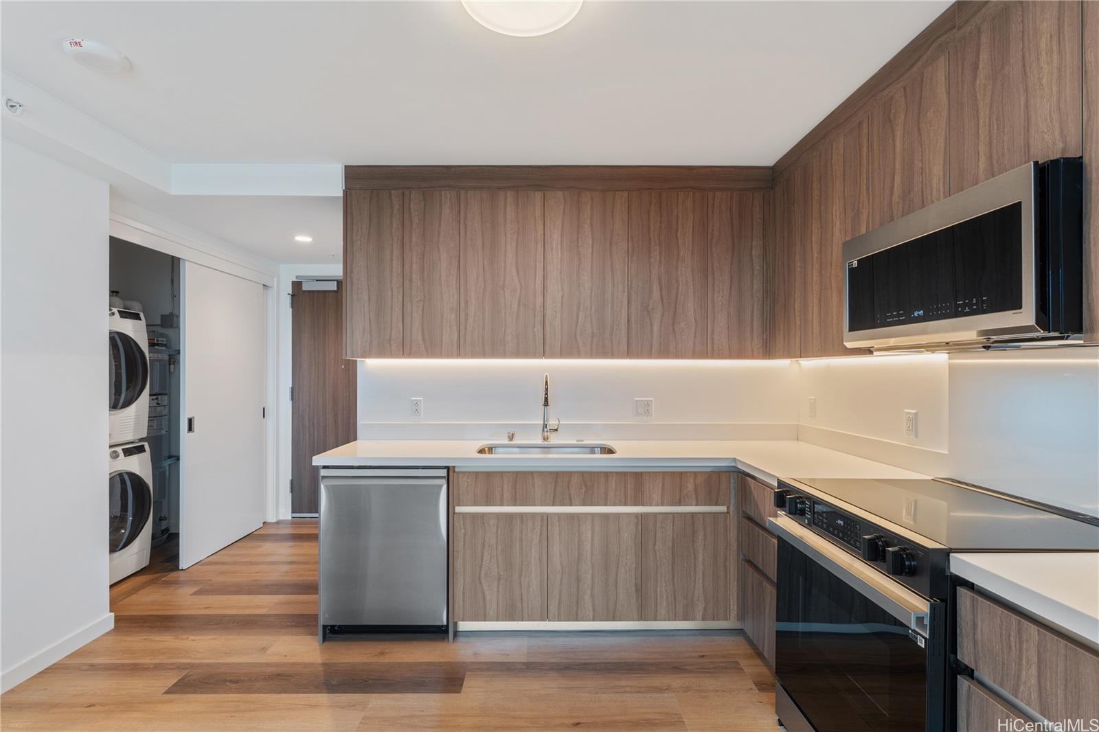 The Park on Keeaumoku condo # 3703, Honolulu, Hawaii - photo 9 of 25