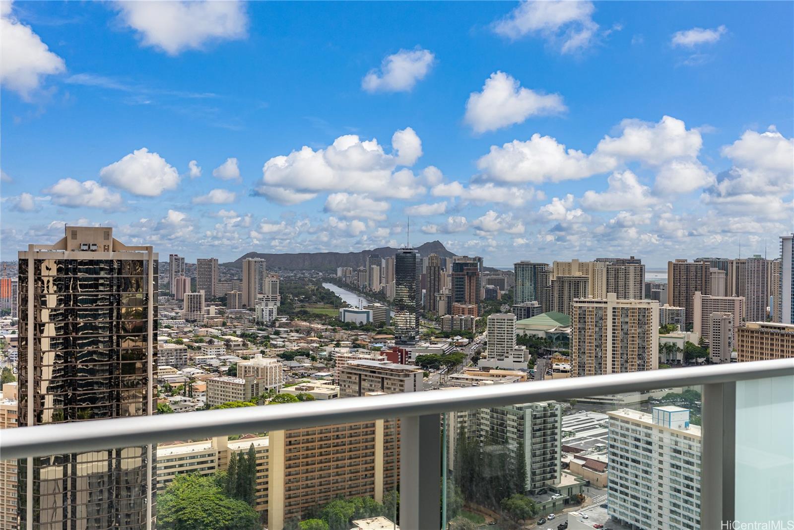 The Park on Keeaumoku condo # 3707, Honolulu, Hawaii - photo 13 of 25