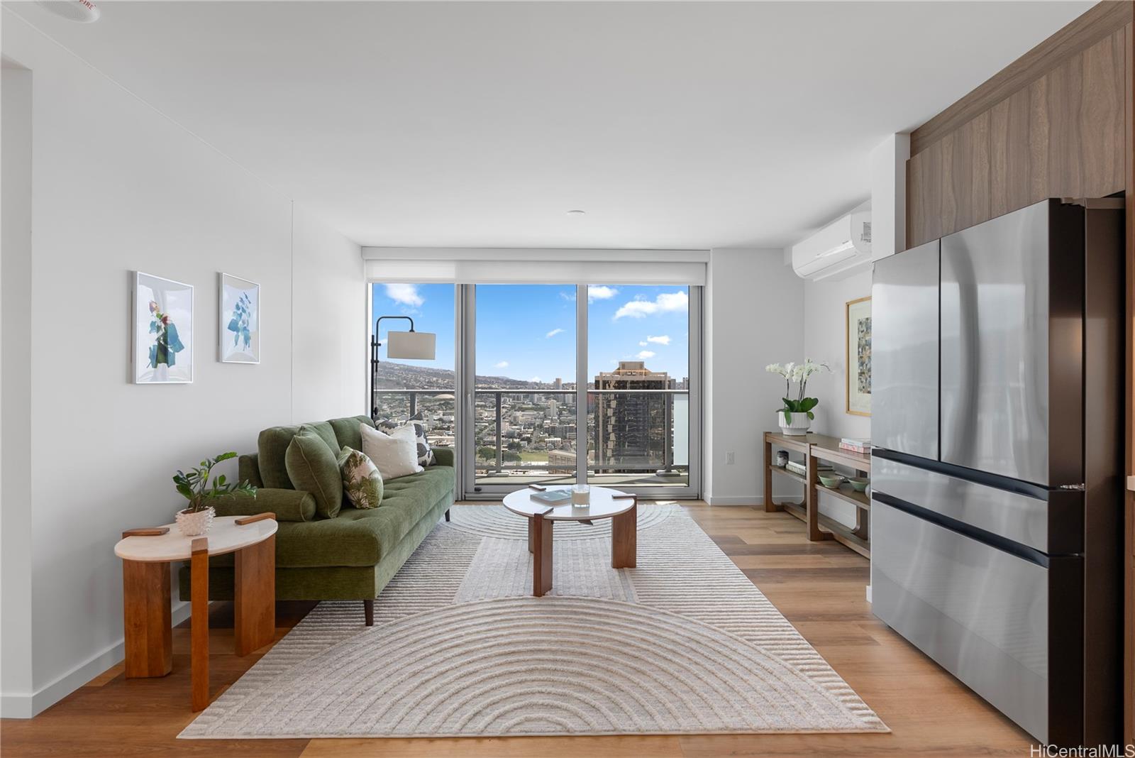 The Park on Keeaumoku condo # 3707, Honolulu, Hawaii - photo 3 of 25