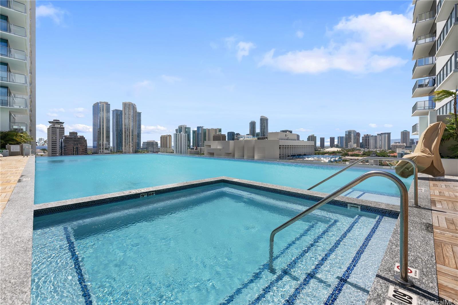 The Park on Keeaumoku condo # 3807, Honolulu, Hawaii - photo 17 of 25