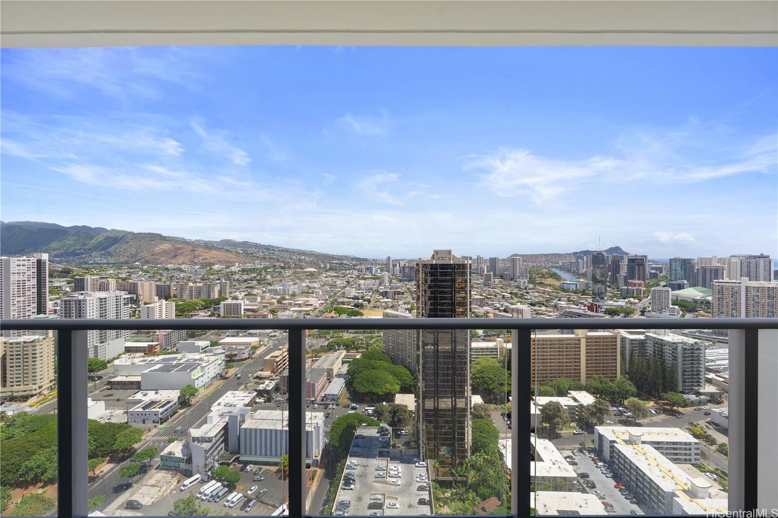 The Park on Keeaumoku condo # 3807, Honolulu, Hawaii - photo 4 of 25