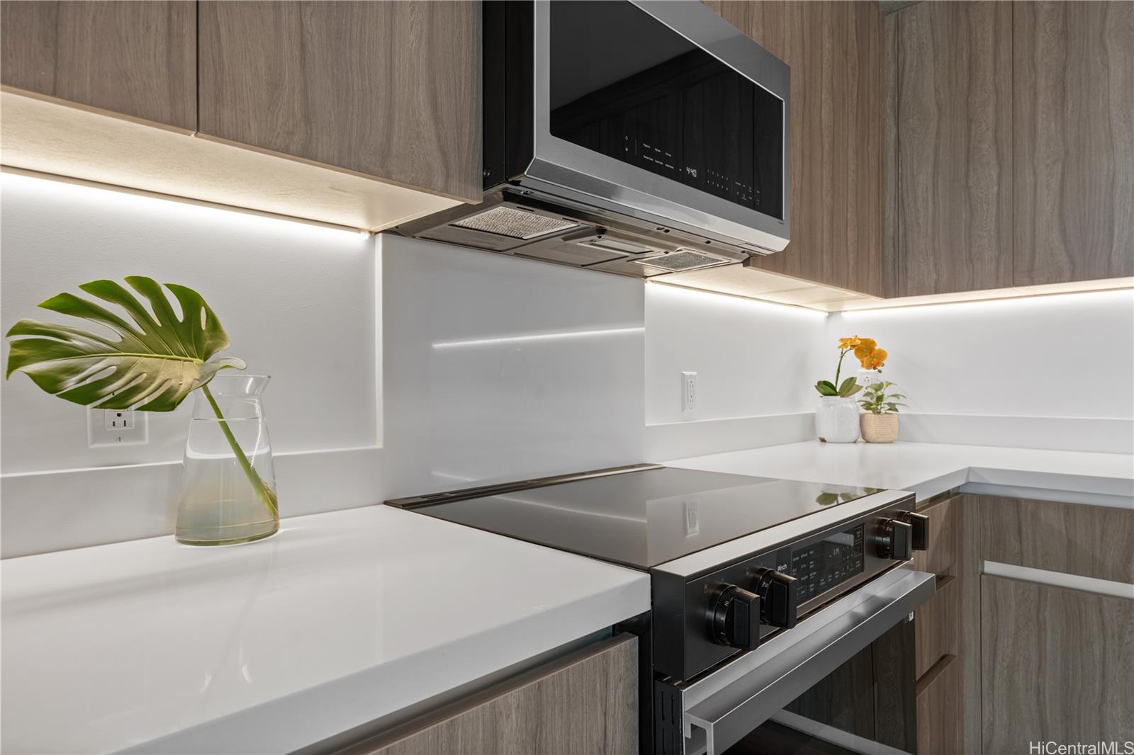 The Park on Keeaumoku condo # 3807, Honolulu, Hawaii - photo 8 of 25