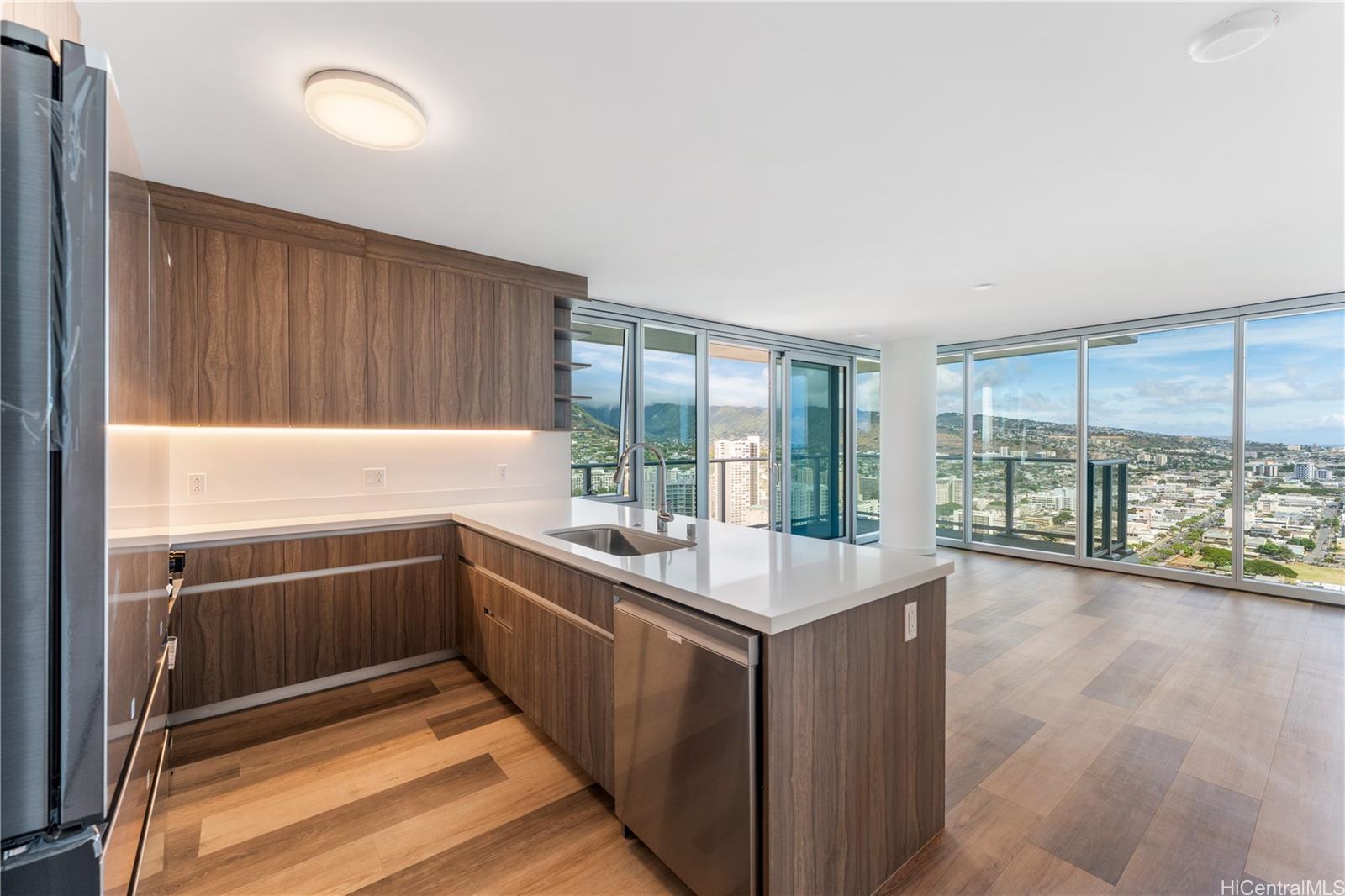 The Park on Keeaumoku condo # 3819, Honolulu, Hawaii - photo 2 of 25