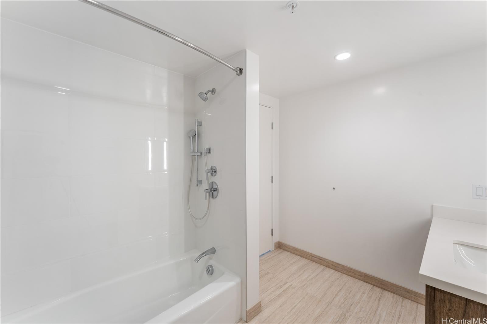 The Park on Keeaumoku condo # 3819, Honolulu, Hawaii - photo 11 of 25