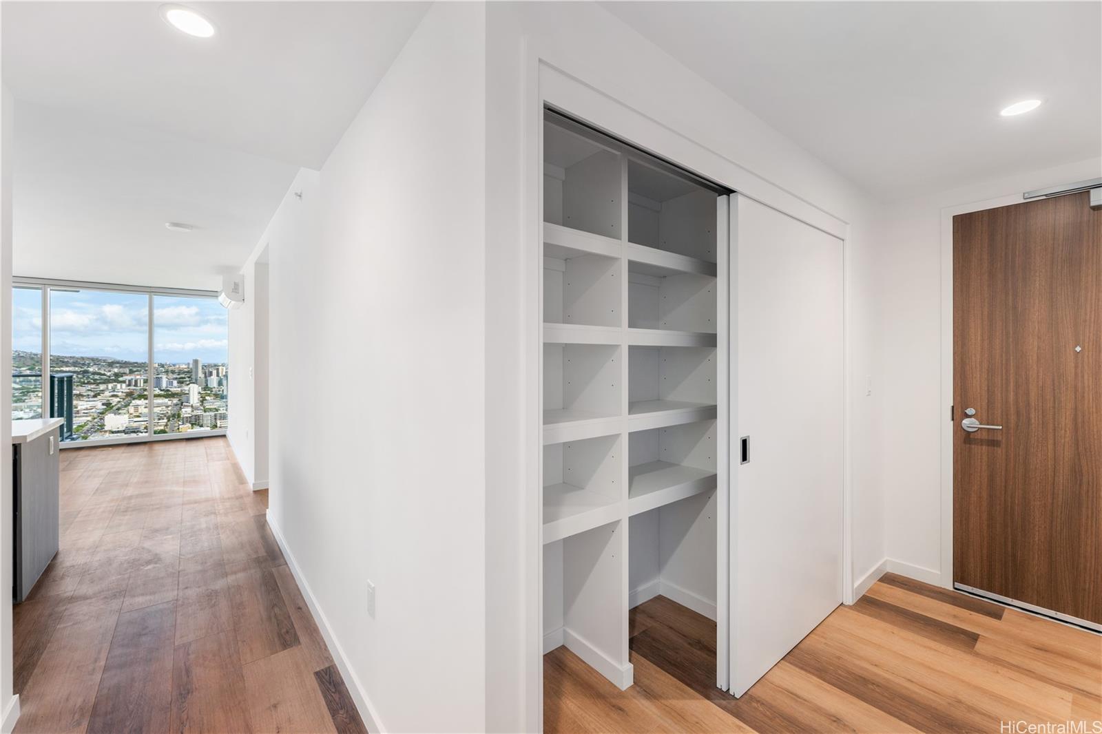 The Park on Keeaumoku condo # 3819, Honolulu, Hawaii - photo 3 of 25