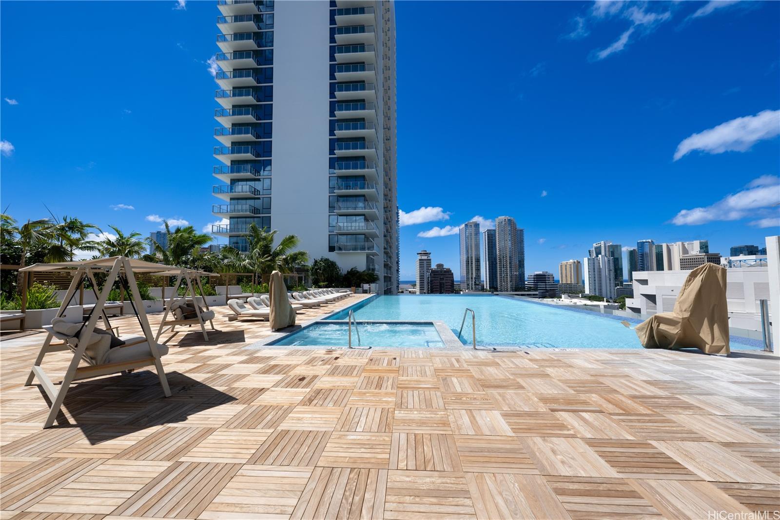 The Park on Keeaumoku condo # 3900, Honolulu, Hawaii - photo 4 of 19