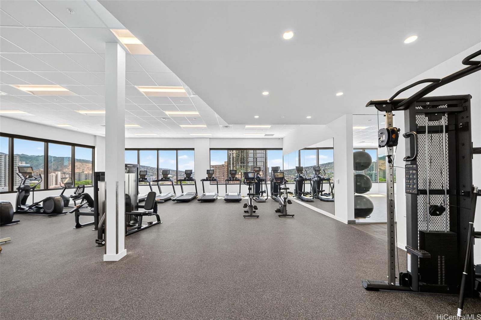 The Park on Keeaumoku condo # 4001, Honolulu, Hawaii - photo 19 of 25