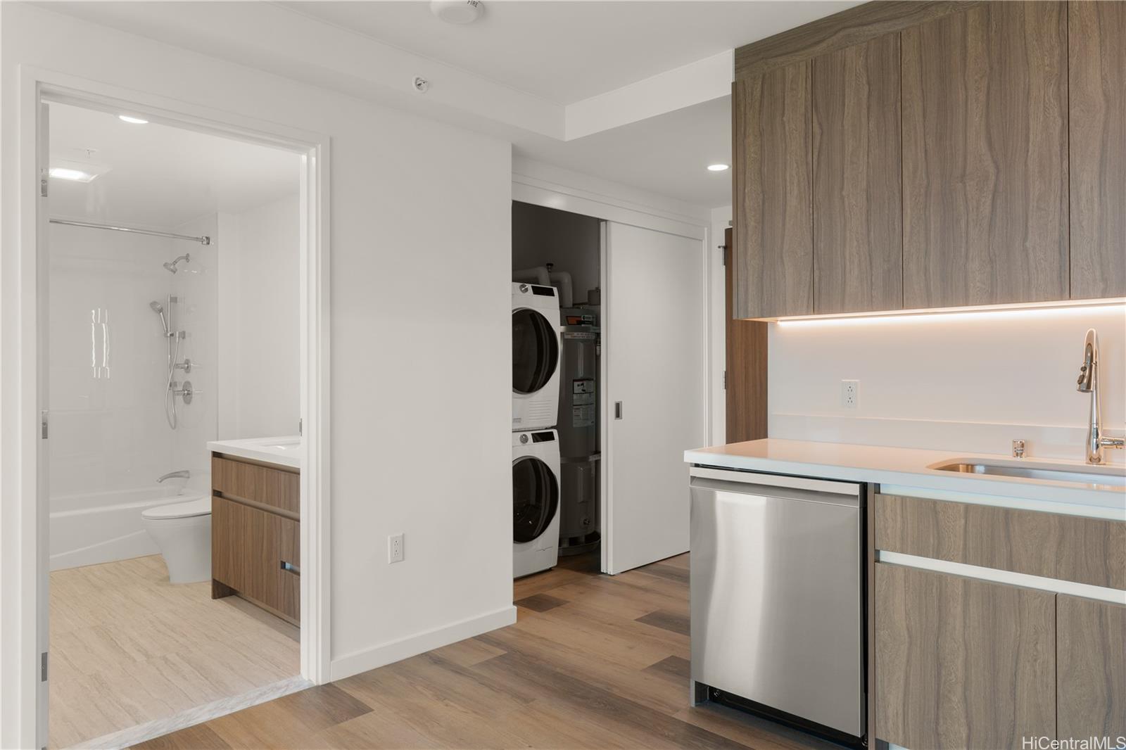 The Park on Keeaumoku condo # 4003, Honolulu, Hawaii - photo 4 of 20