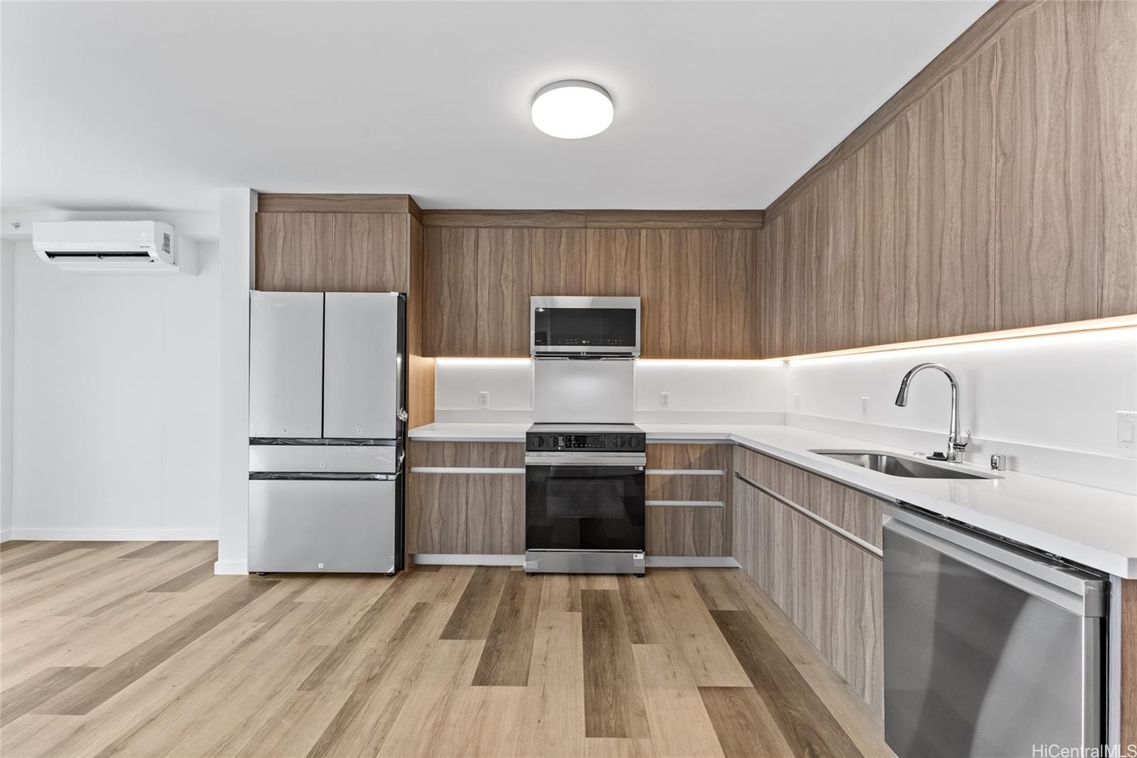 The Park on Keeaumoku condo # 4007, Honolulu, Hawaii - photo 4 of 25