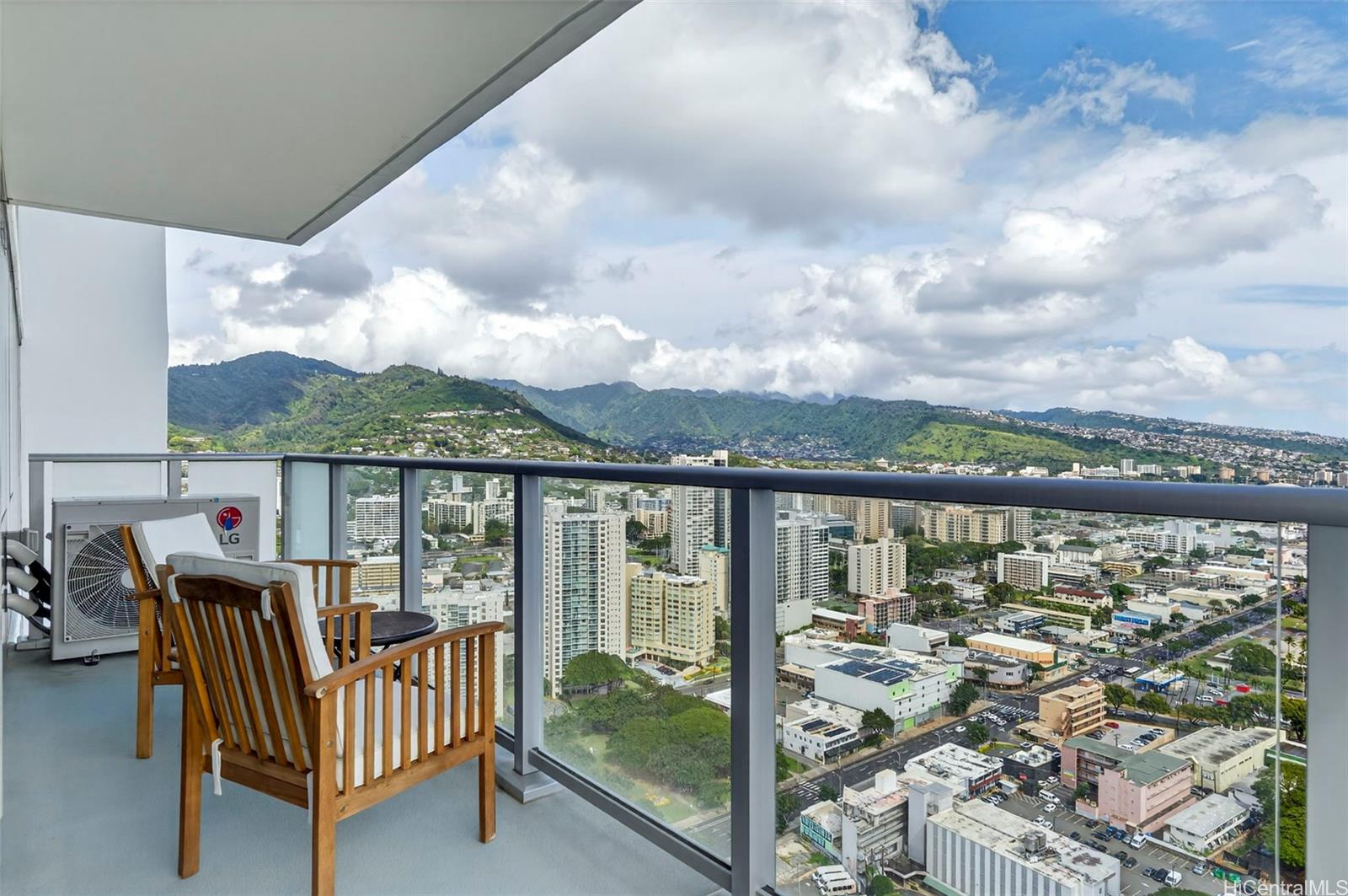 The Park on Keeaumoku condo # 4101, Honolulu, Hawaii - photo 2 of 24