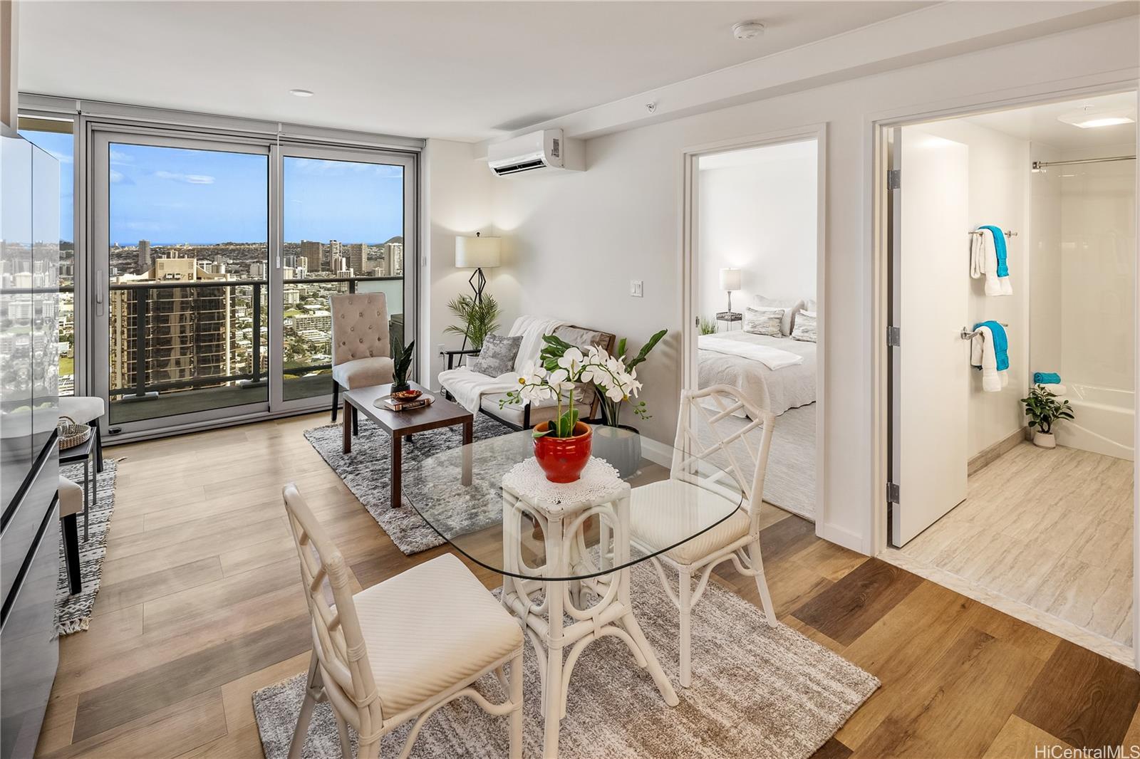 The Park on Keeaumoku condo # 4103, Honolulu, Hawaii - photo 2 of 25