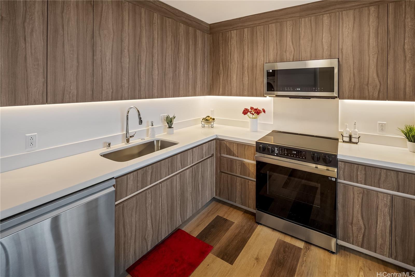 The Park on Keeaumoku condo # 4103, Honolulu, Hawaii - photo 3 of 25