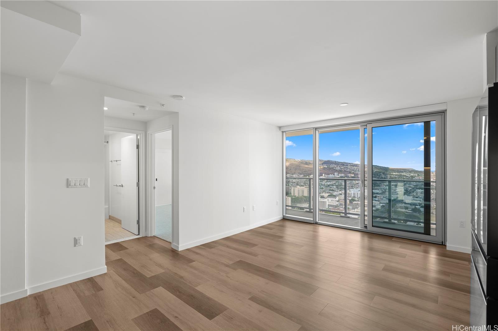 The Park on Keeaumoku condo # 4107, Honolulu, Hawaii - photo 4 of 18