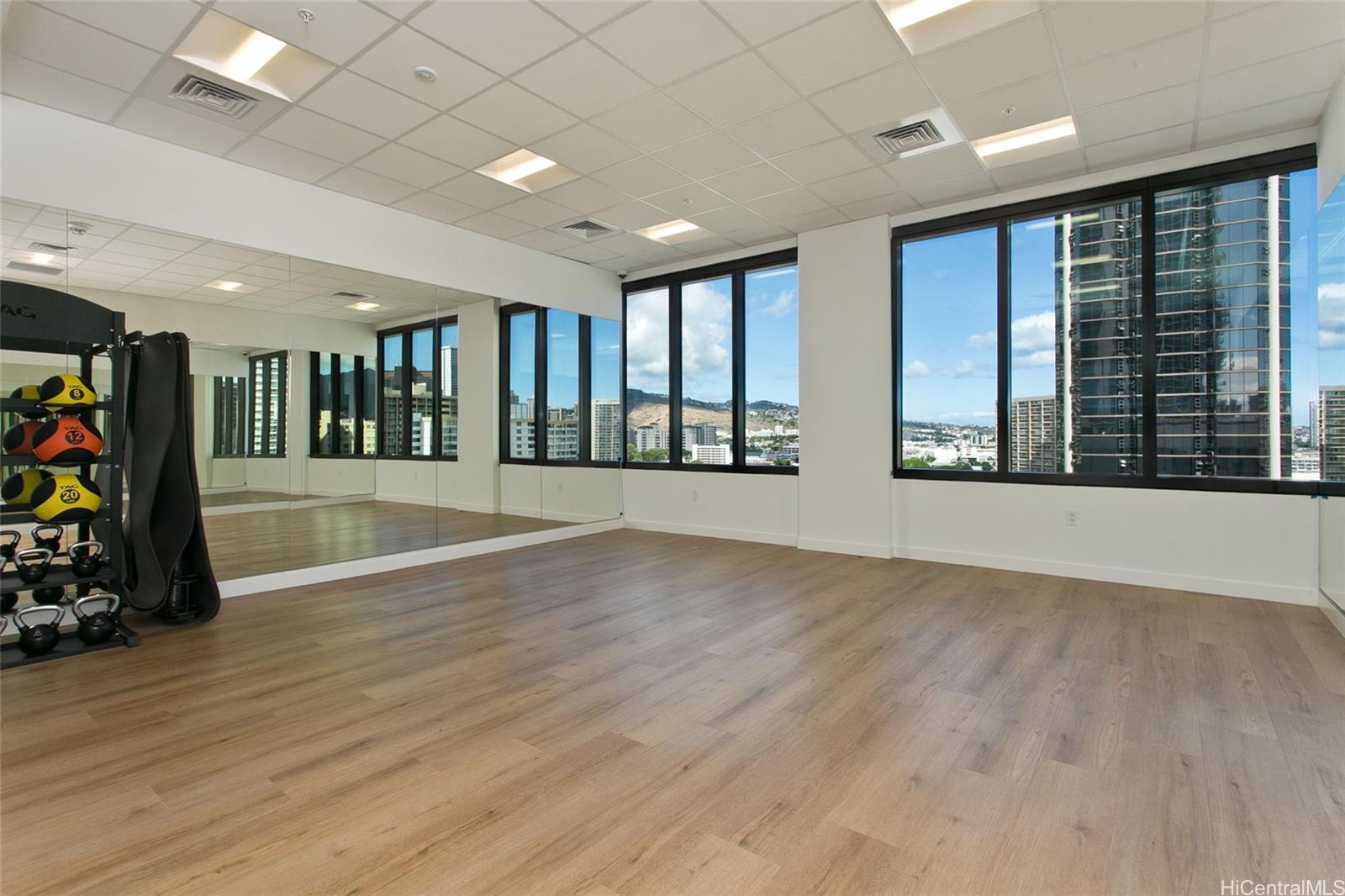 1515 Liona Street Honolulu - Rental - photo 18 of 25