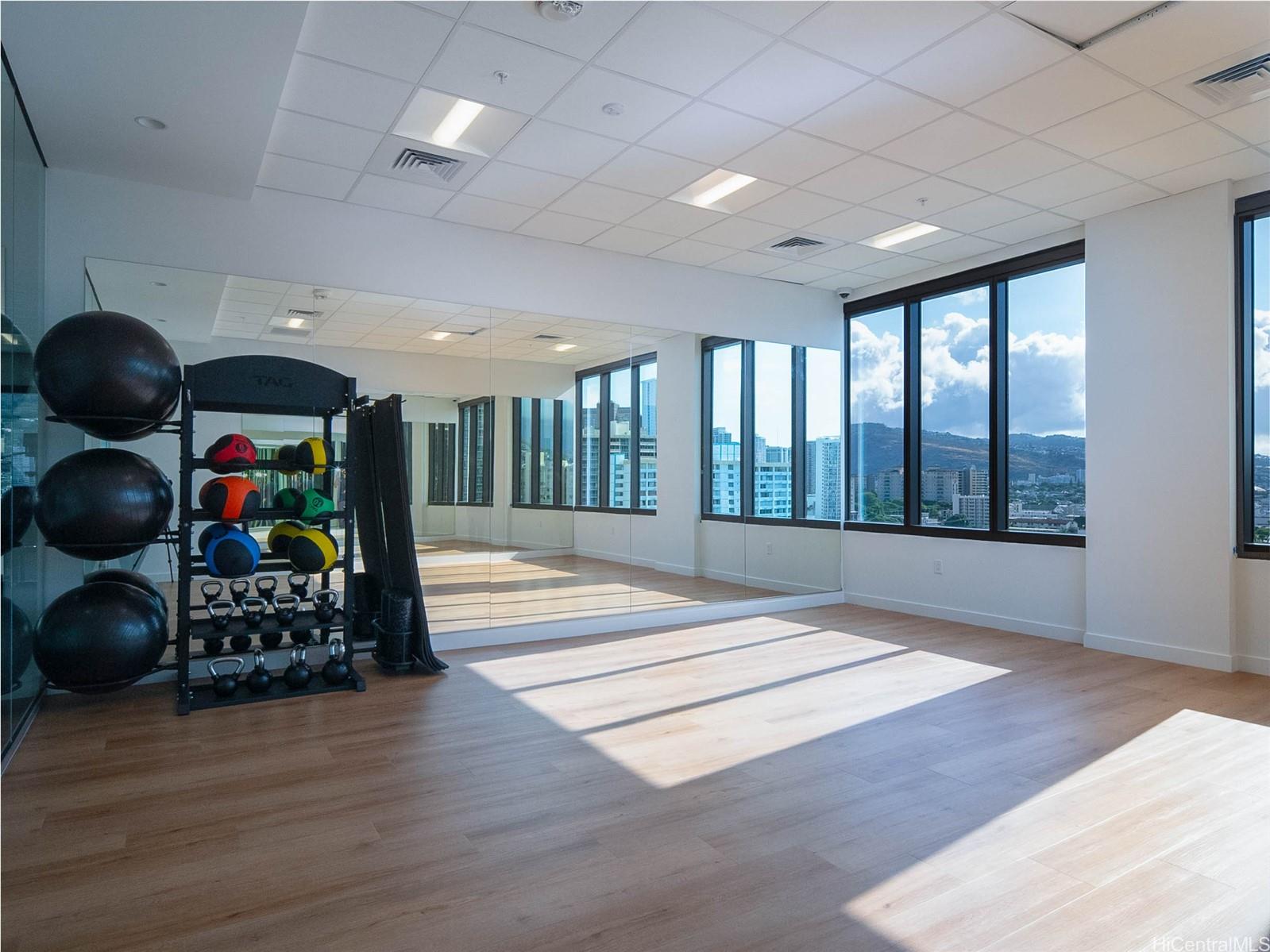 1515 Liona St Honolulu - Rental - photo 11 of 25