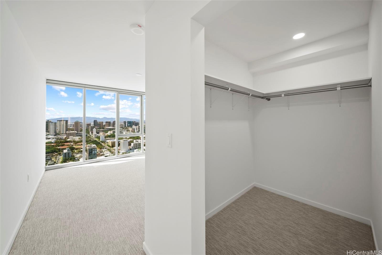 The Park on Keeaumoku condo # 4316, Honolulu, Hawaii - photo 16 of 17