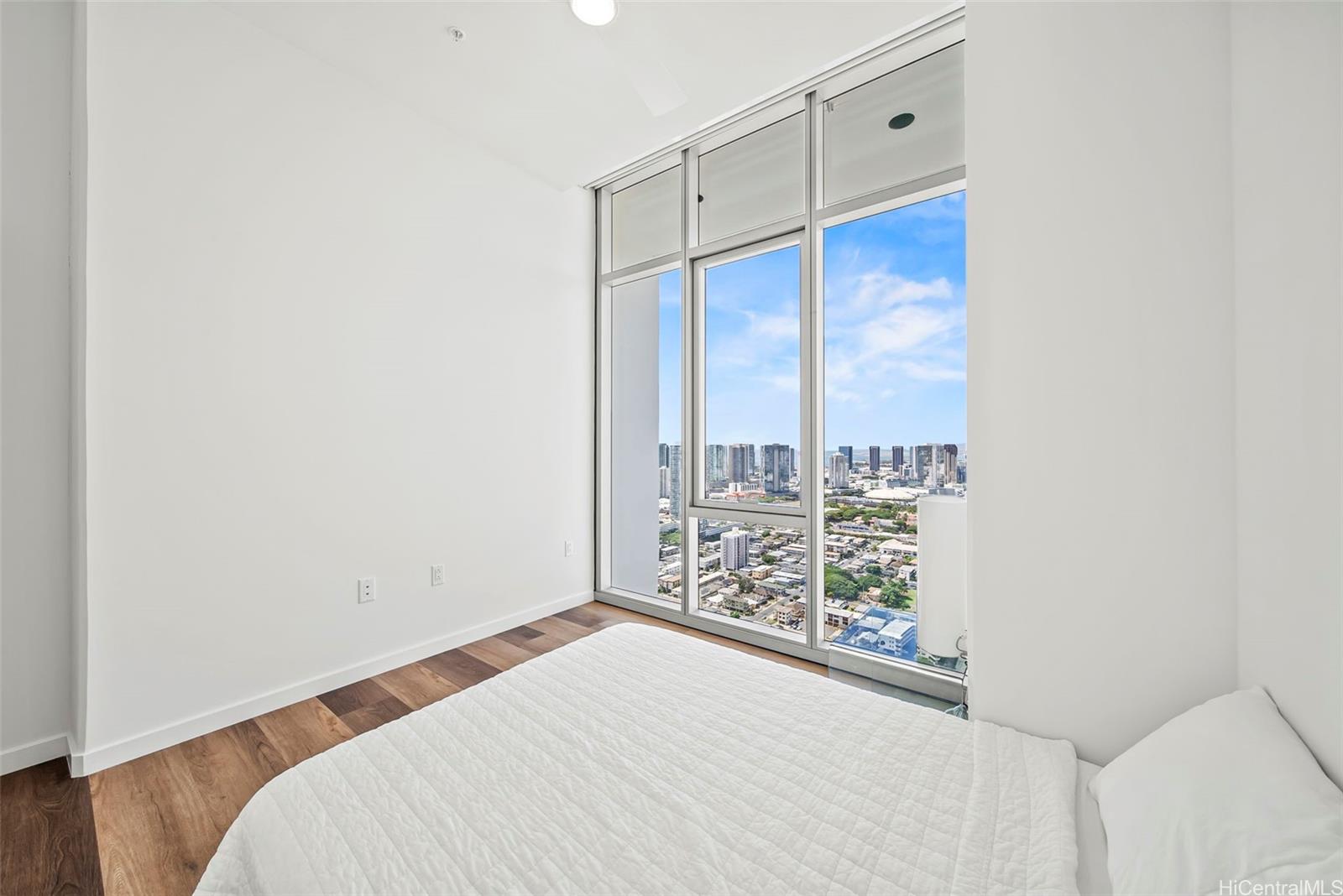 1515 Liona Street Honolulu - Rental - photo 6 of 25