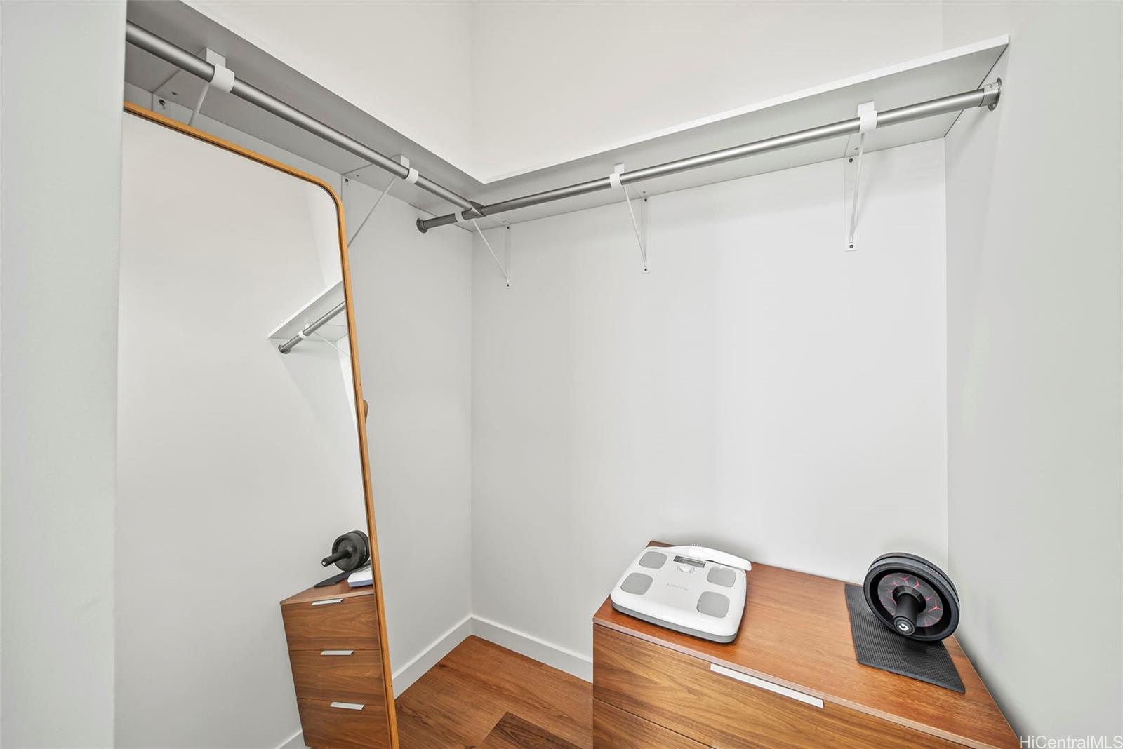 1515 Liona Street Honolulu - Rental - photo 10 of 25