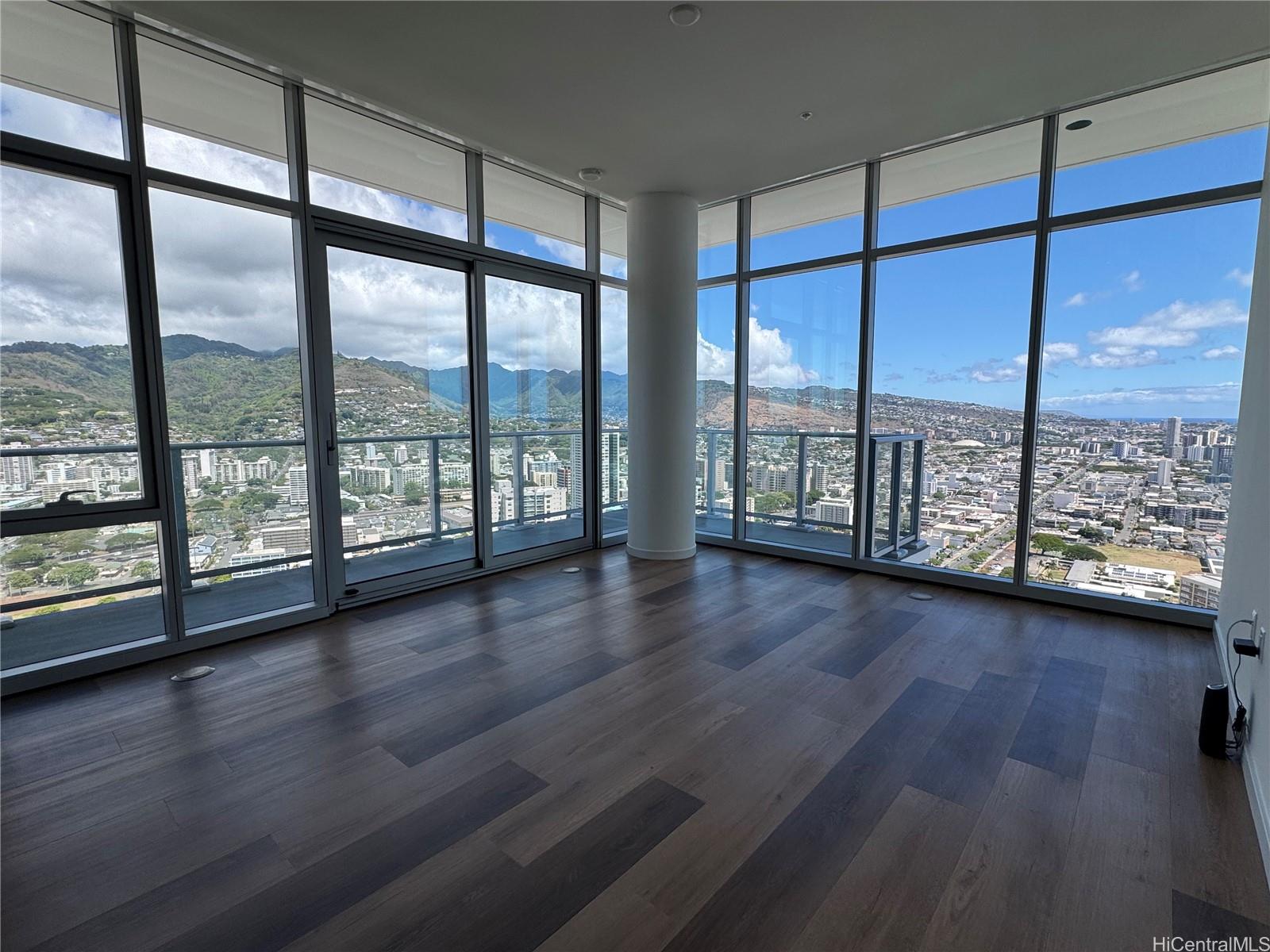 The Park on Keeaumoku condo # 4419, Honolulu, Hawaii - photo 4 of 24