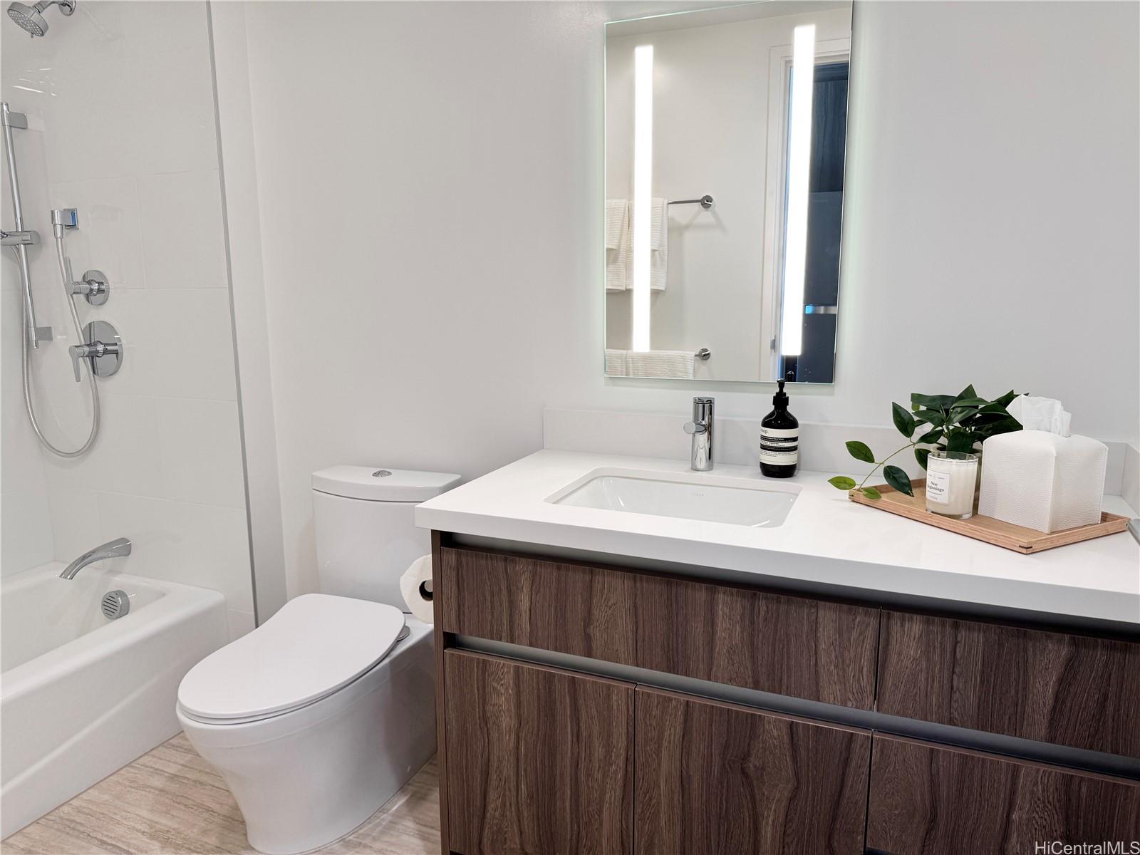 The Park on Keeaumoku condo # 508, Honolulu, Hawaii - photo 4 of 21