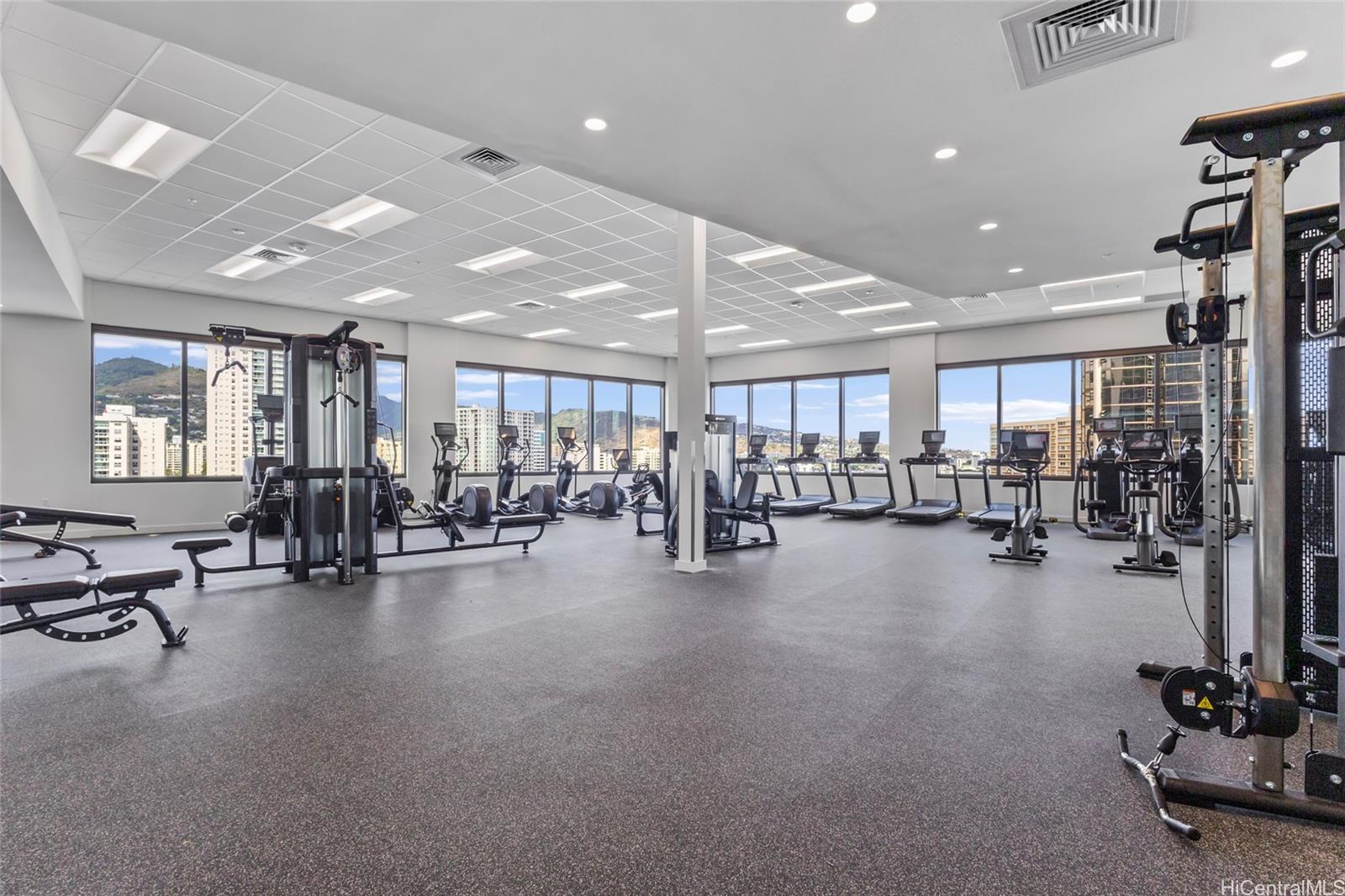 The Park on Keeaumoku condo # 610, Honolulu, Hawaii - photo 12 of 23