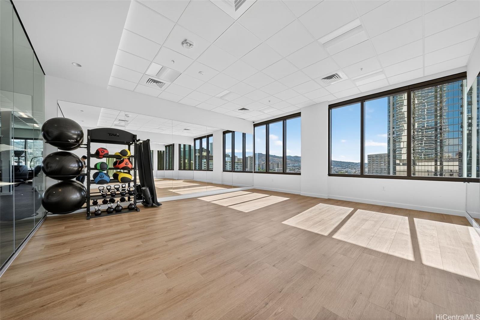 1515 Liona Street Honolulu - Rental - photo 19 of 25