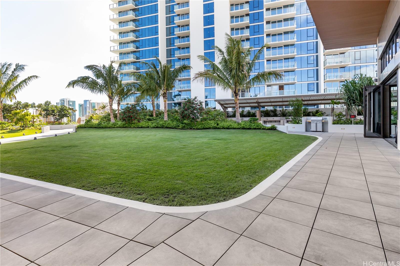 The Park on Keeaumoku condo # 708, Honolulu, Hawaii - photo 23 of 24