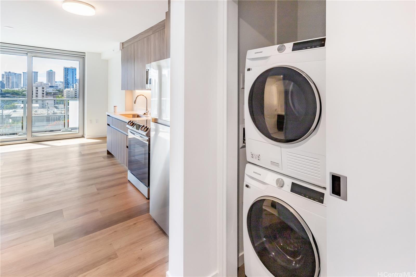 The Park on Keeaumoku condo # 708, Honolulu, Hawaii - photo 4 of 24