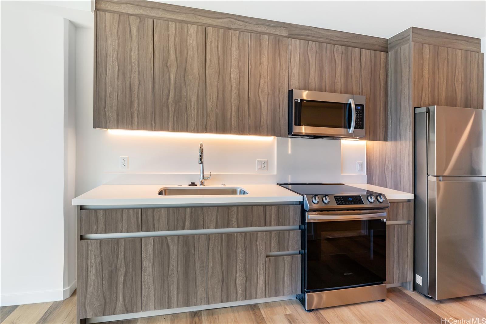 The Park on Keeaumoku condo # 708, Honolulu, Hawaii - photo 6 of 24